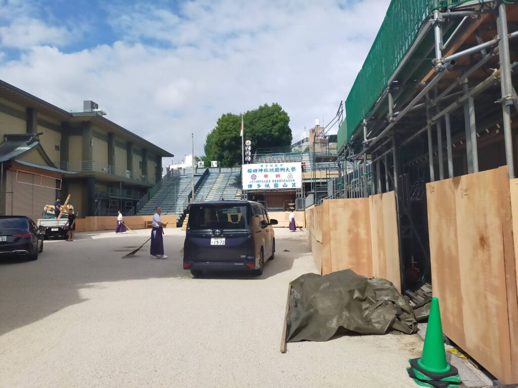山笠の準備中